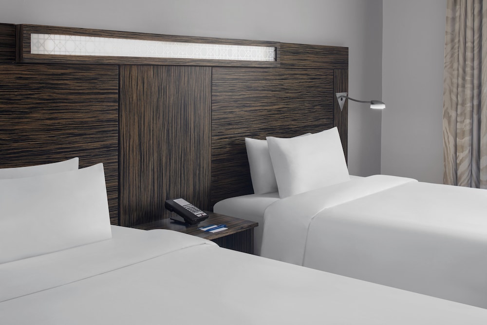 Holiday Inn Express Dubai Jumeirah 19/54