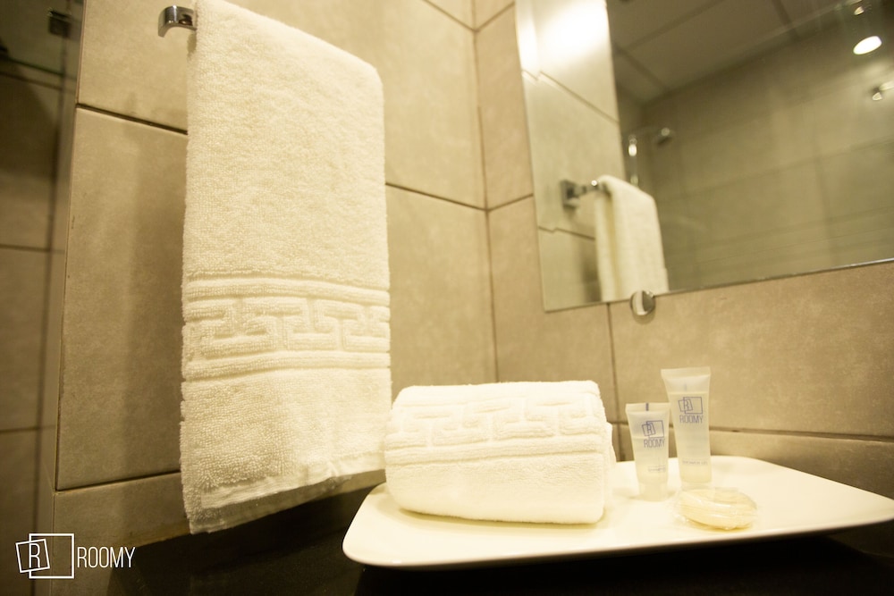 Roomy Signature Hotel 39/40