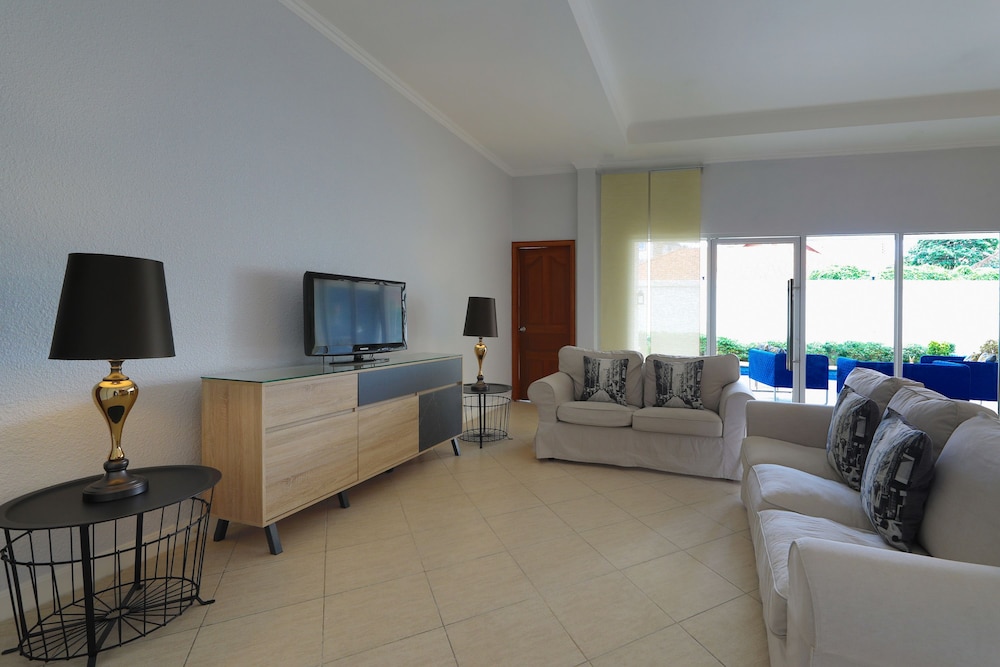 Tortuga Villas Pattaya 35/50