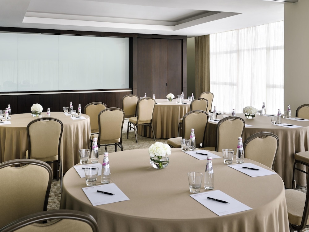 Movenpick Jumeirah Lakes Towers 67/75