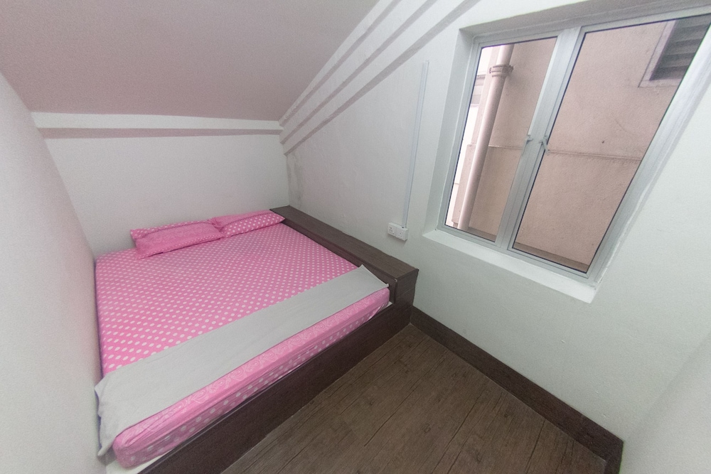 STEP INN GUEST HOUSE 4/31