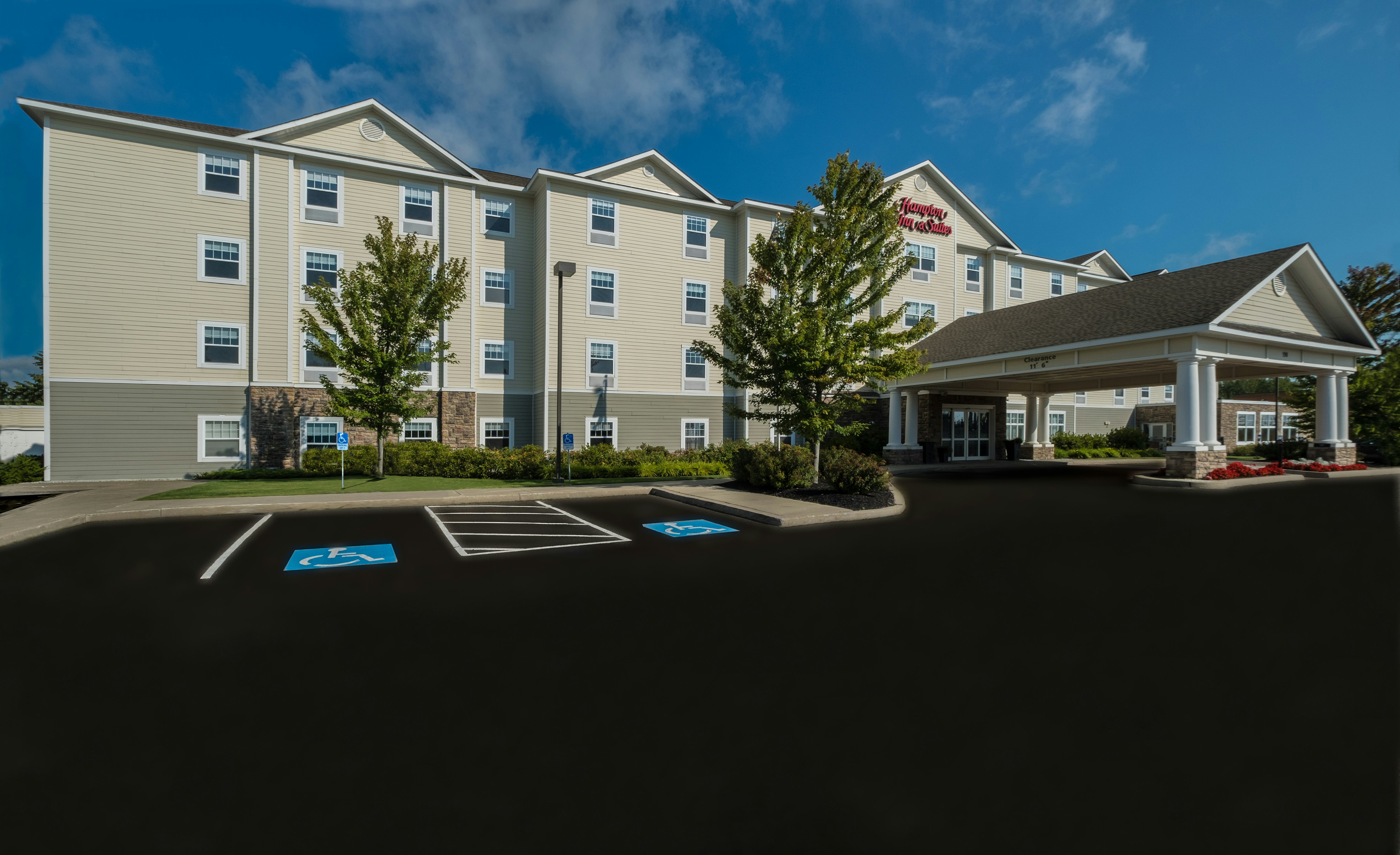 Hampton Inn & Suites Rockland 76/81