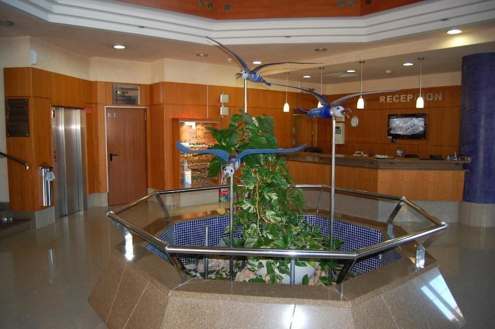 Gaviotas Hotel & Event Center 7/35