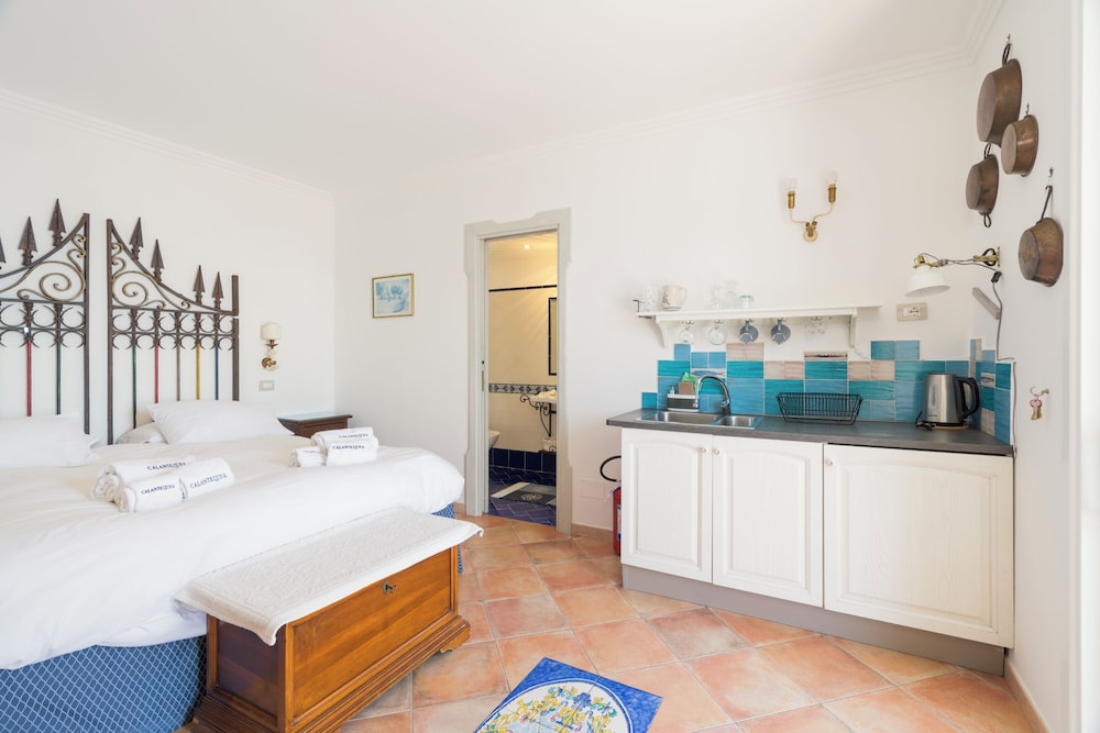 2 BEDROOMS, PANORAMIC, LUXURY, APARTMENT, 2 QUEEN BEDS, SEA VIEW, SOFA, JETTED TUB