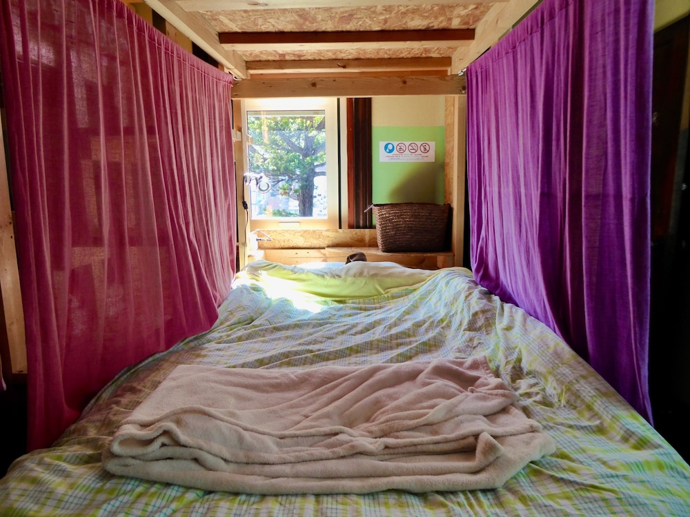 Female Dorm, Female Only, Economy, Shared Bathroom