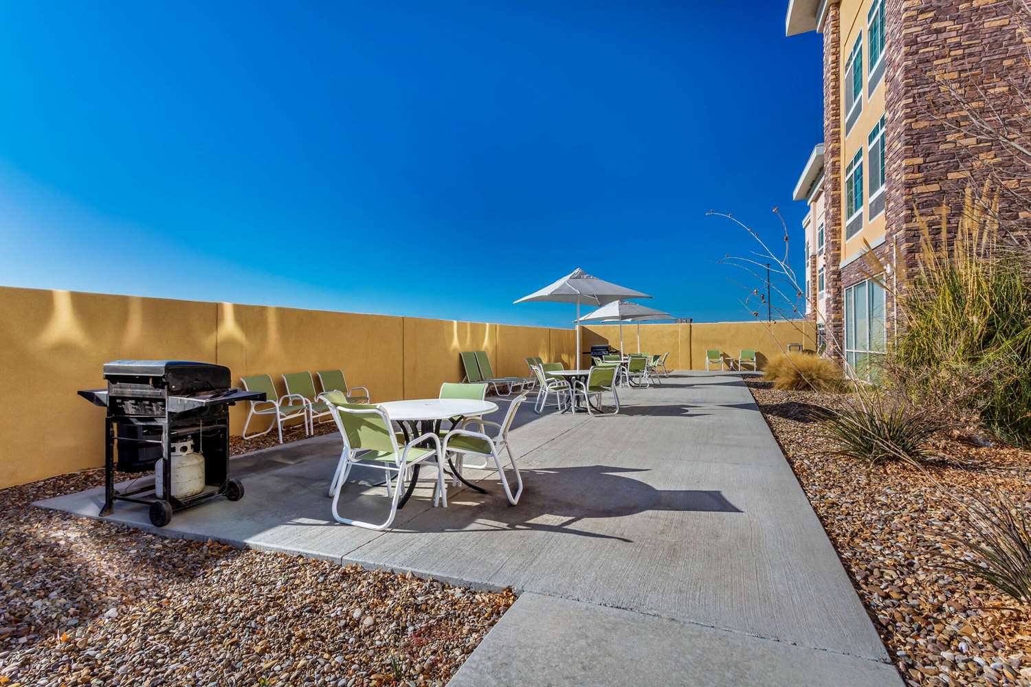 La Quinta Inn & Suites by Wyndham Monahans 33/37