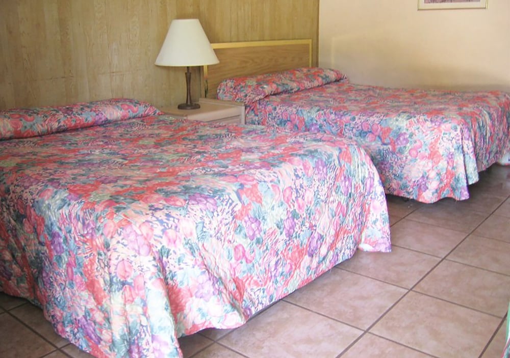 Conty Apos S Motel 34/61