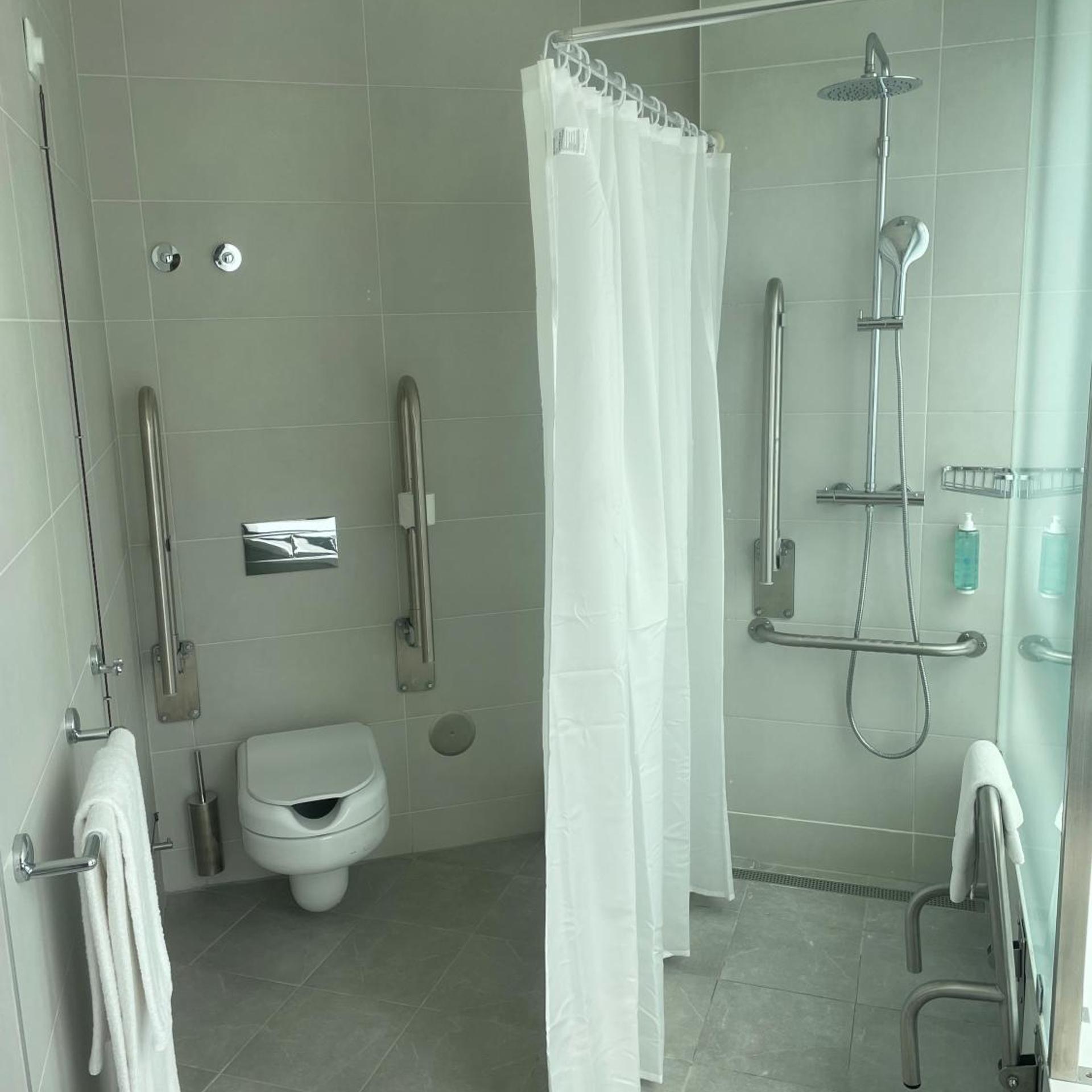 غرفة بسرير مزدوج لذوي الإعاقة، easyHotel Lisbon 5/5