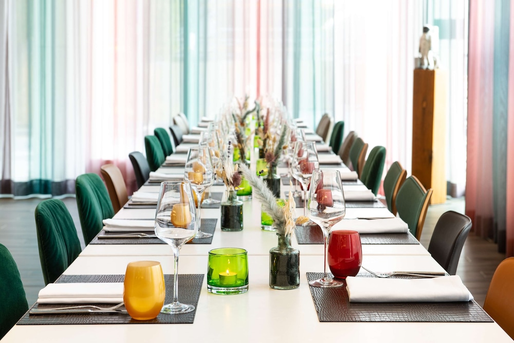 Hyatt Place Frankfurt Airport 66/75