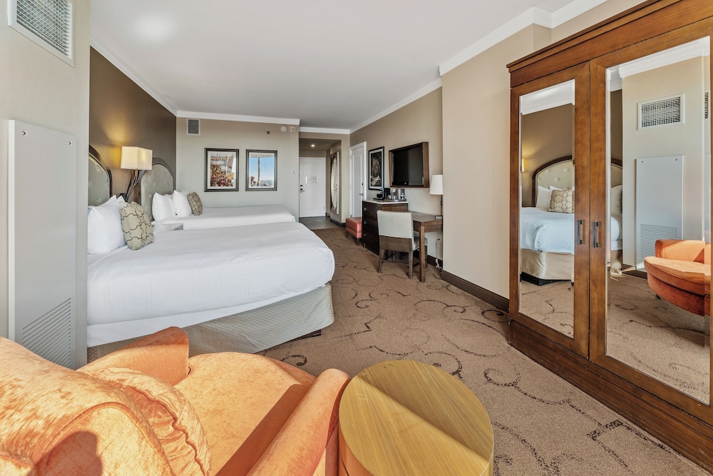 EXECUTIVE, 2 QUEEN BEDS