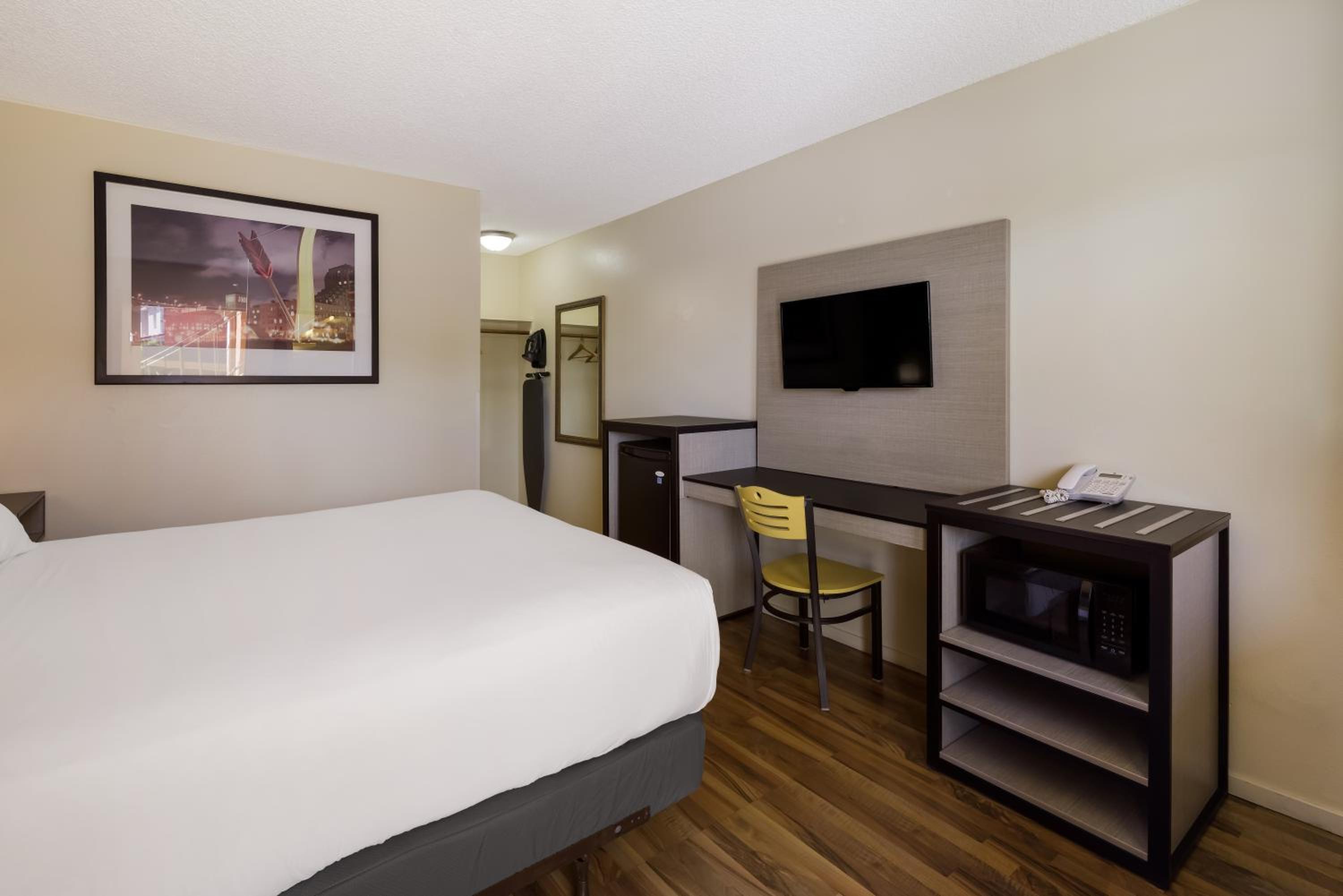 غرفة قياسية بسرير كوين لذوي الإعاقة، Rodeway Inn Livermore 2/5