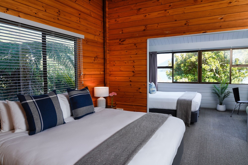 The Portage Resort 6/50