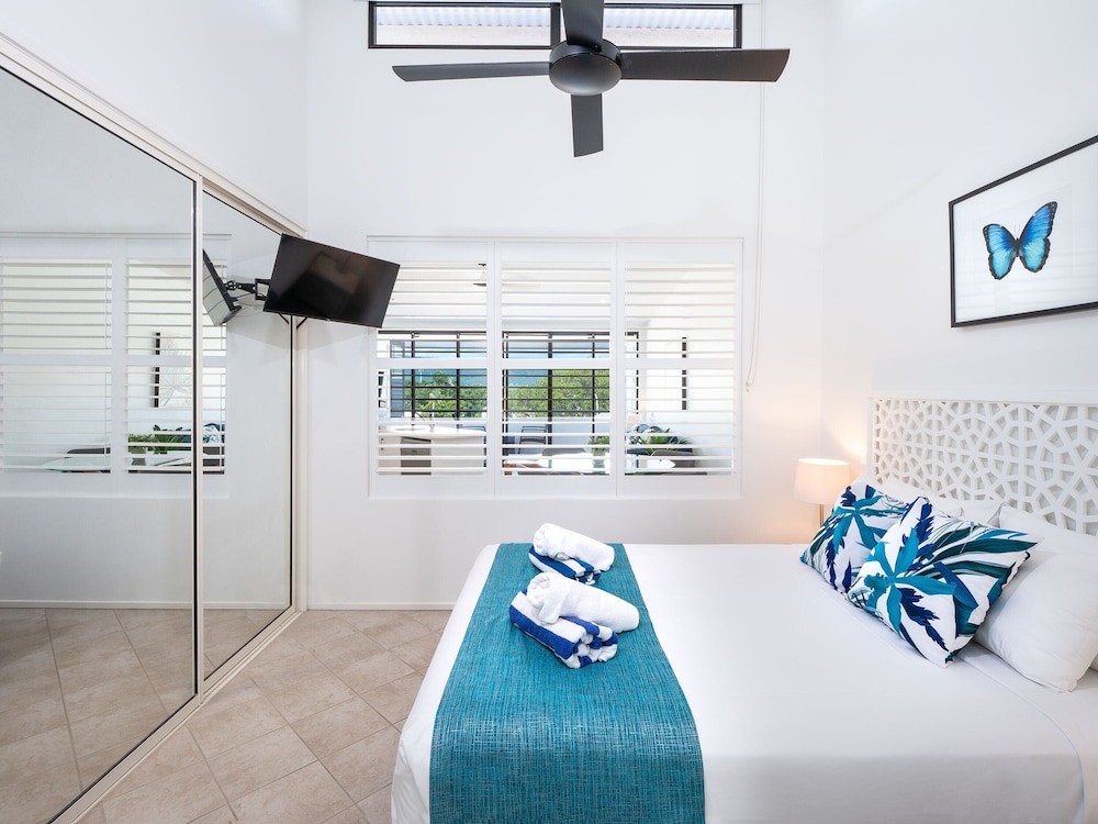 Saltwater Luxury Apartments 12/40