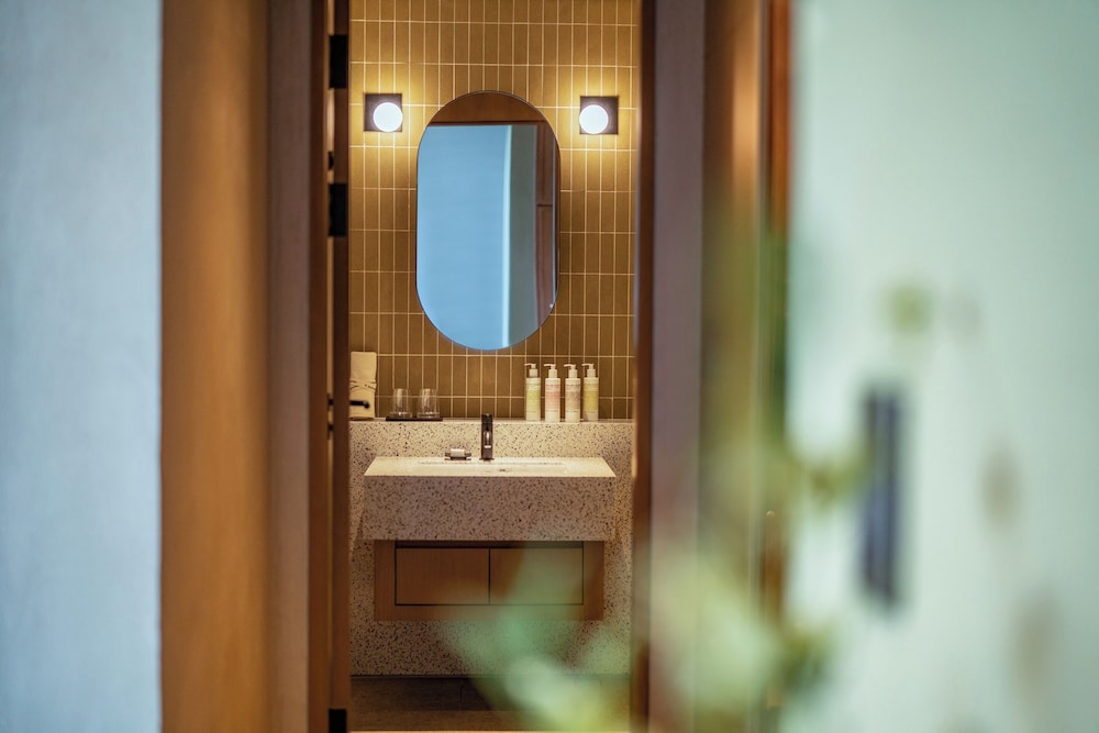 L7 WEST LAKE HANOI by LOTTE L7 RESIDENCES 34/66