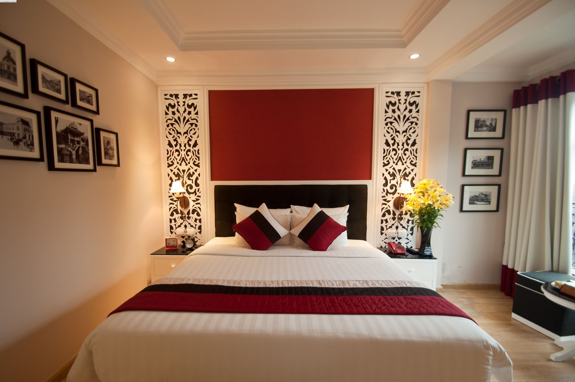 SUPERIOR, QUEEN BED