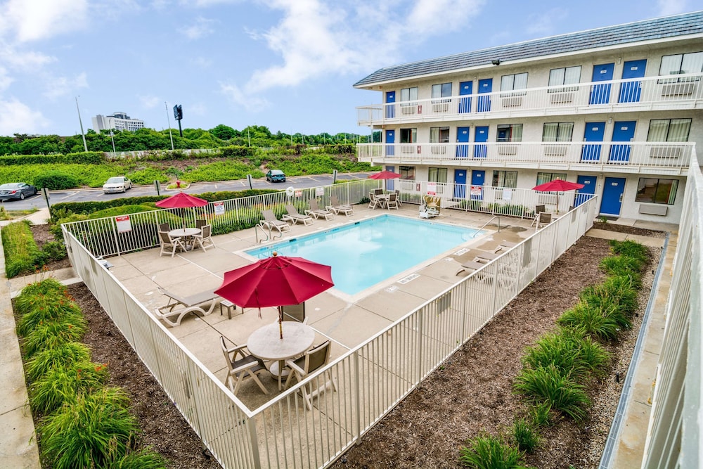 Motel6 Rolling Meadows, IL - Chicago Northwest in ROLLING MEADOWS - IL