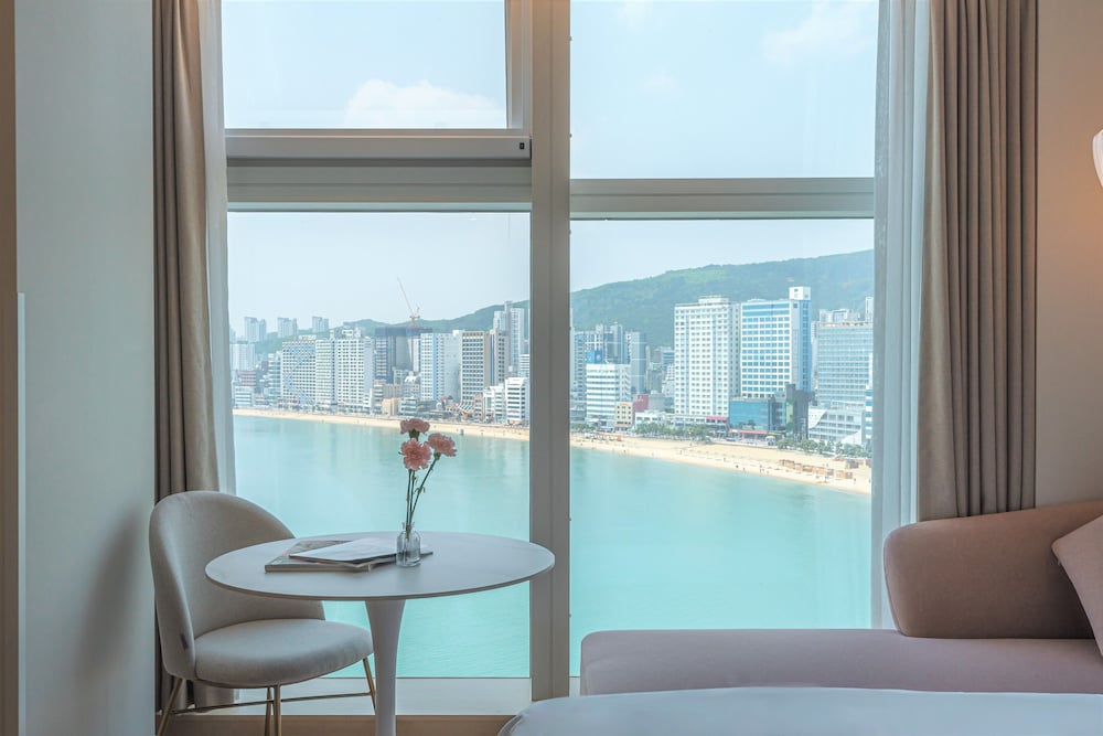 The Marine View Hotel 38/50