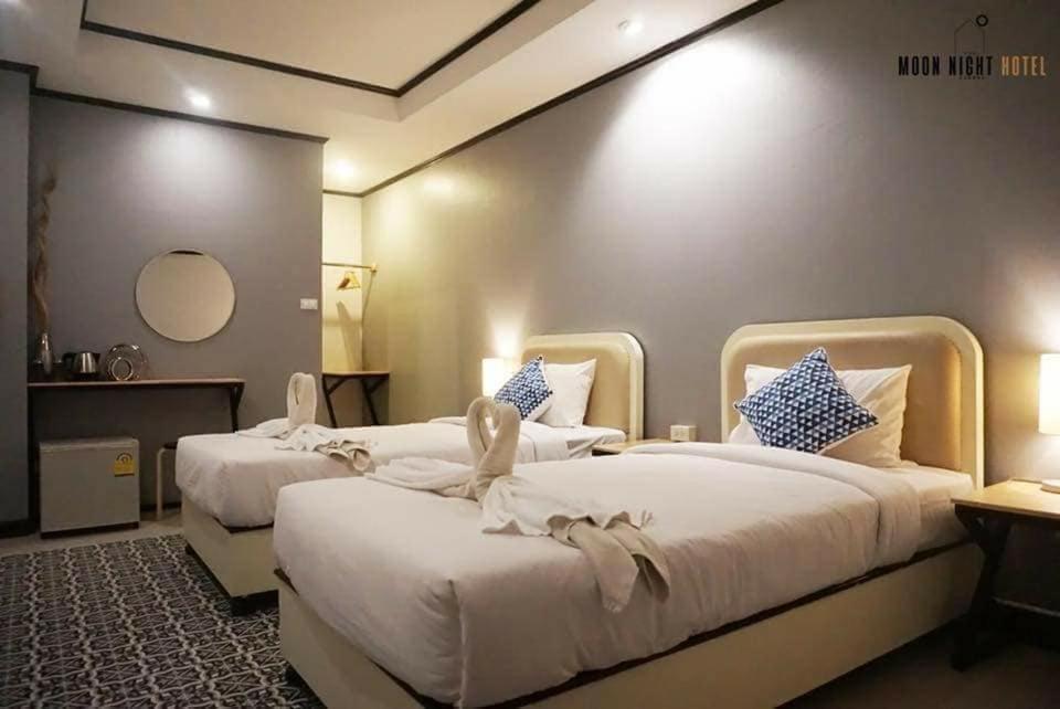 Room, Double or Twin Bed, No Window