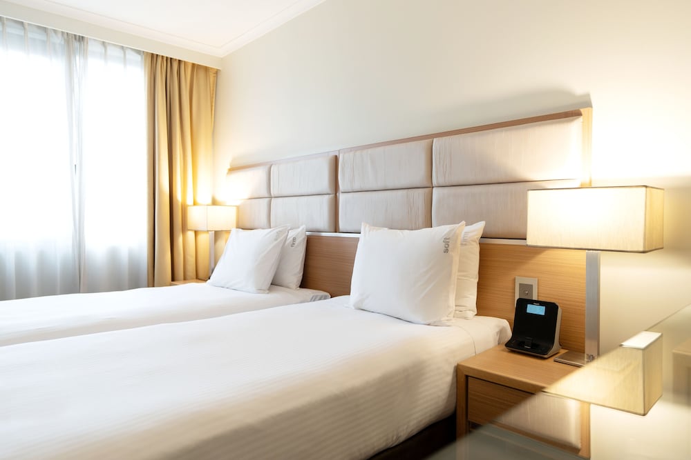 Standard, Twin Beds