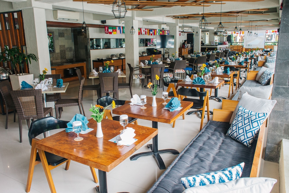 Bloo Bali Hotel 30/38