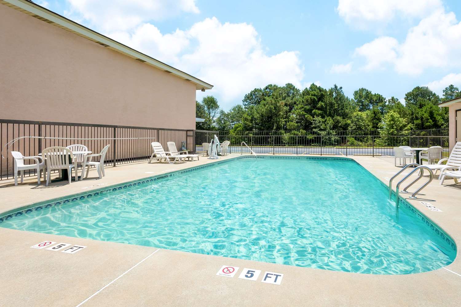 Days Inn By Wyndham Aiken - Interstate Hwy 20 24/32