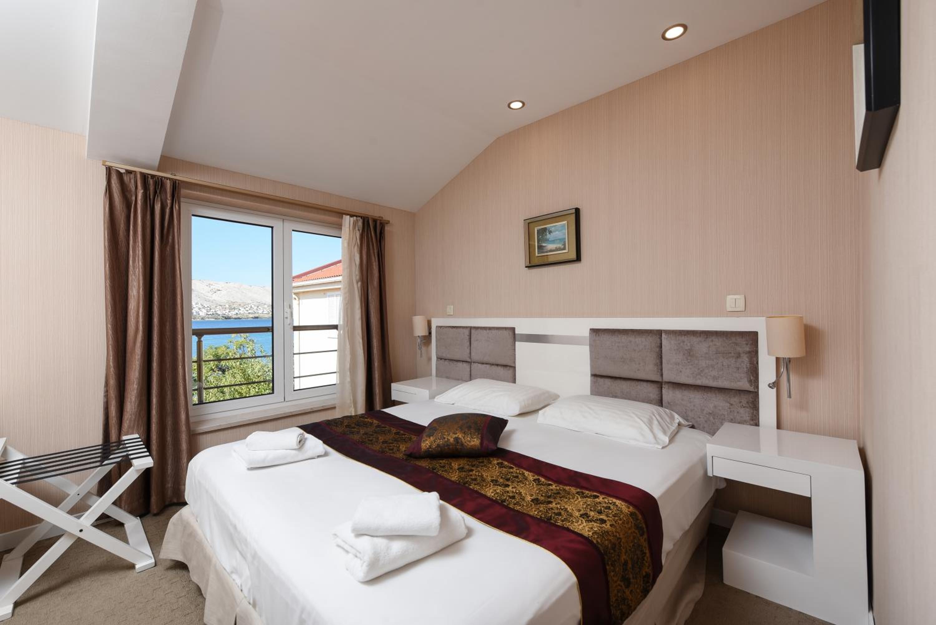 غرفة بسرير مزدوج بإطلالة على البحر، Hotel Park Smokva 4/10