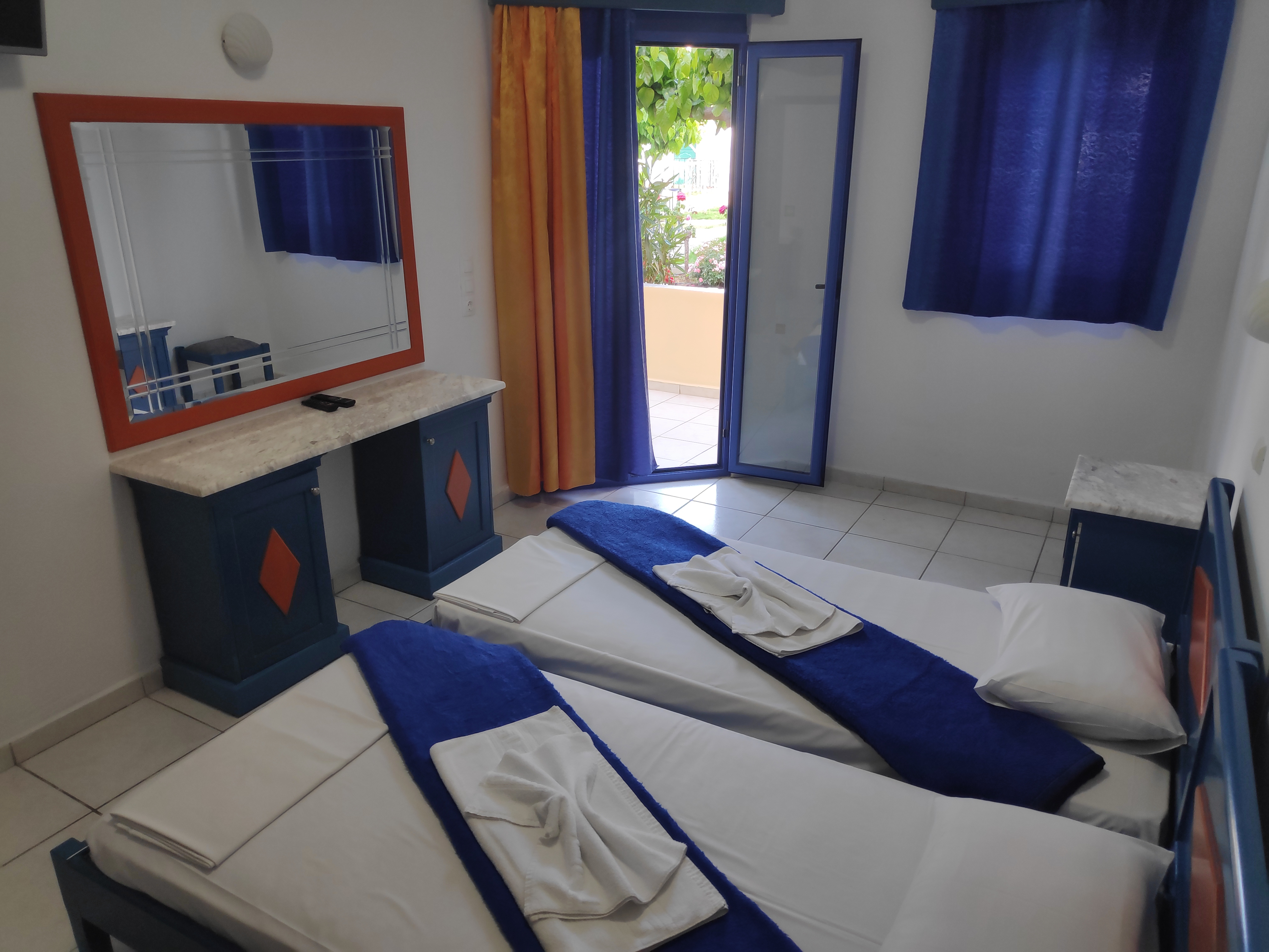 Leonidas Apartments 14/47