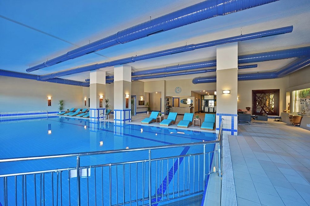 Karinna Convention And Spa 24/55