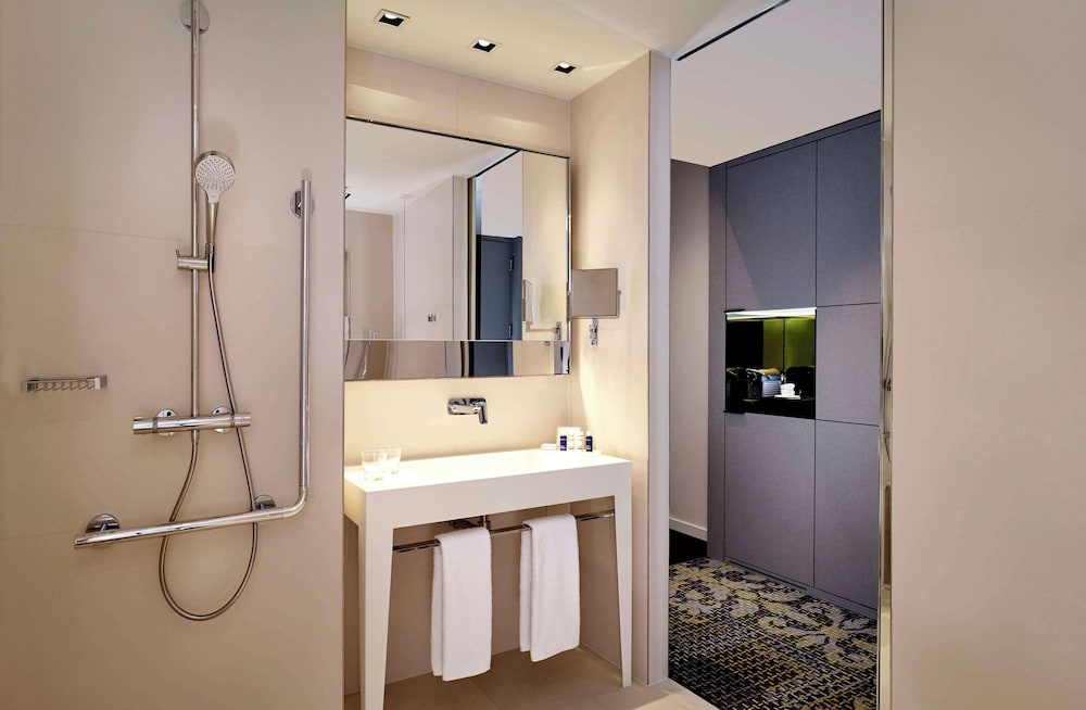 Park Plaza Victoria Amsterdam Hotel 63/64