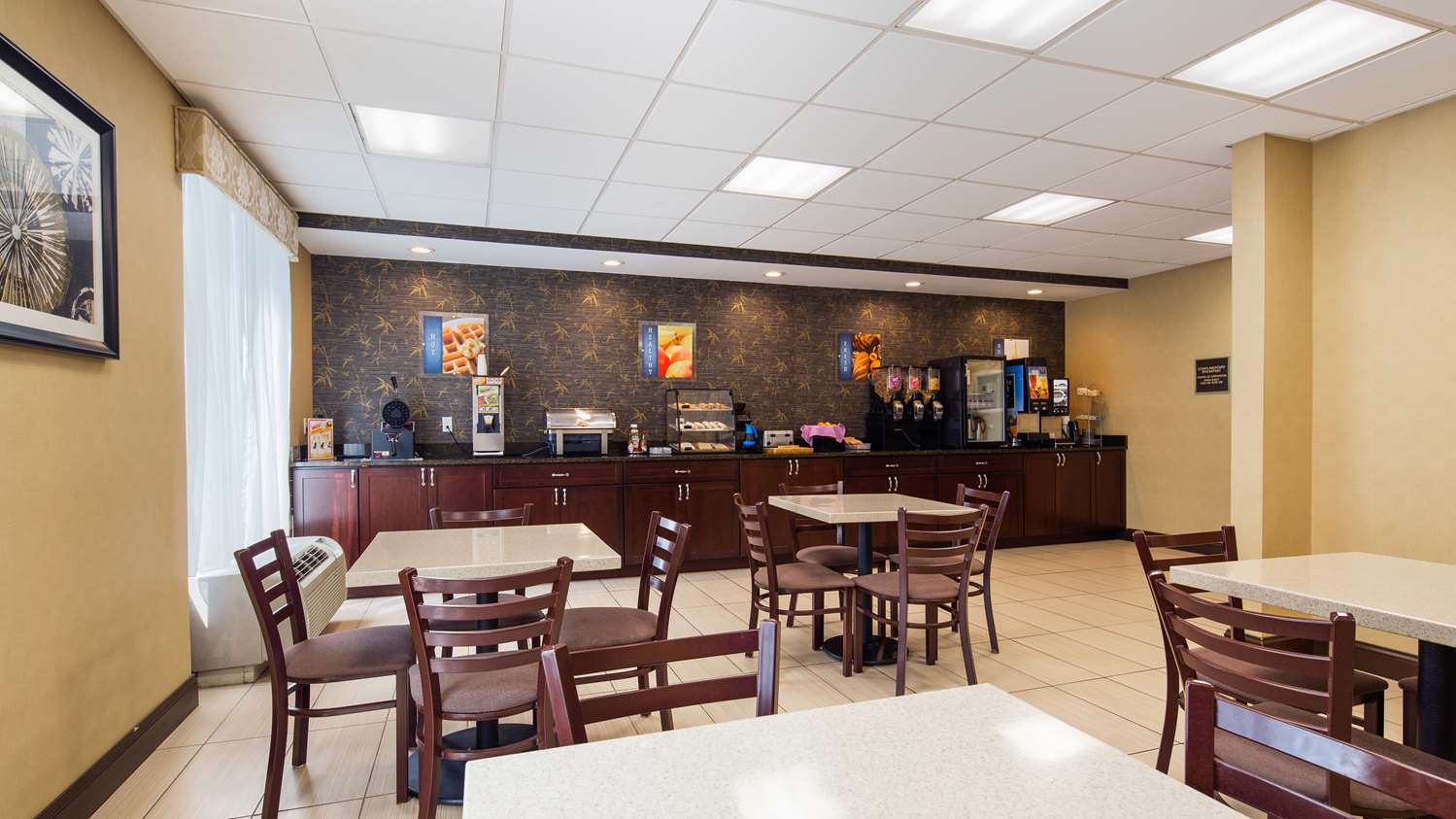 Best Western Springfield West Inn 14/17