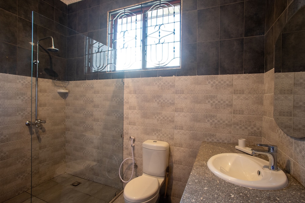 Kinga Home Suites 66/67