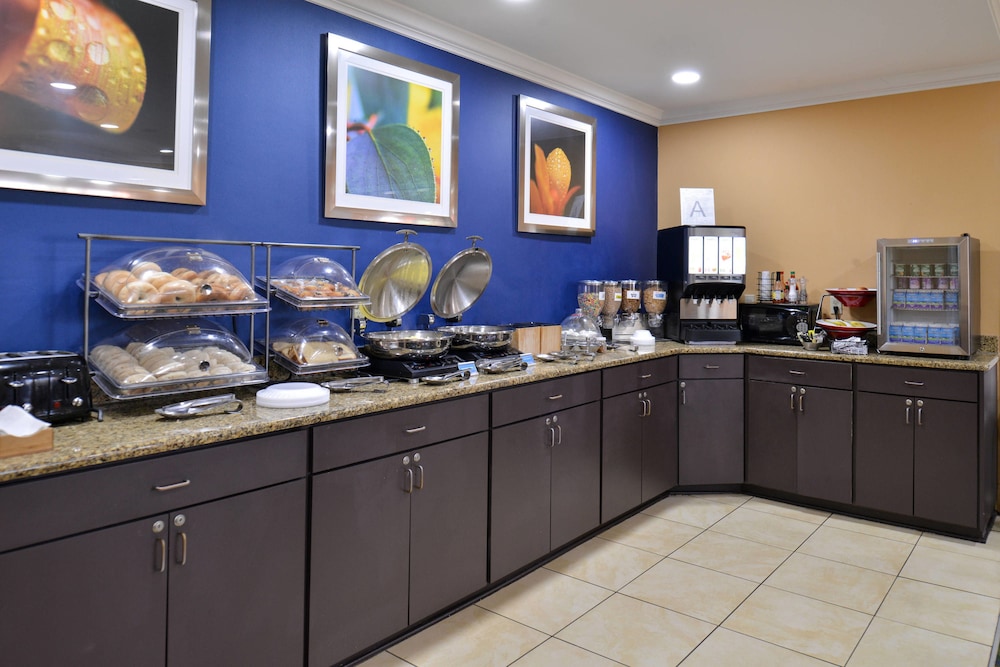 Fairfield Inn Suites By Marriott Gulfport 44/54