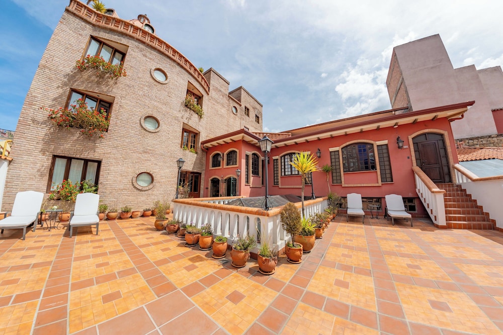 La Casona Hotel Boutique 46/50