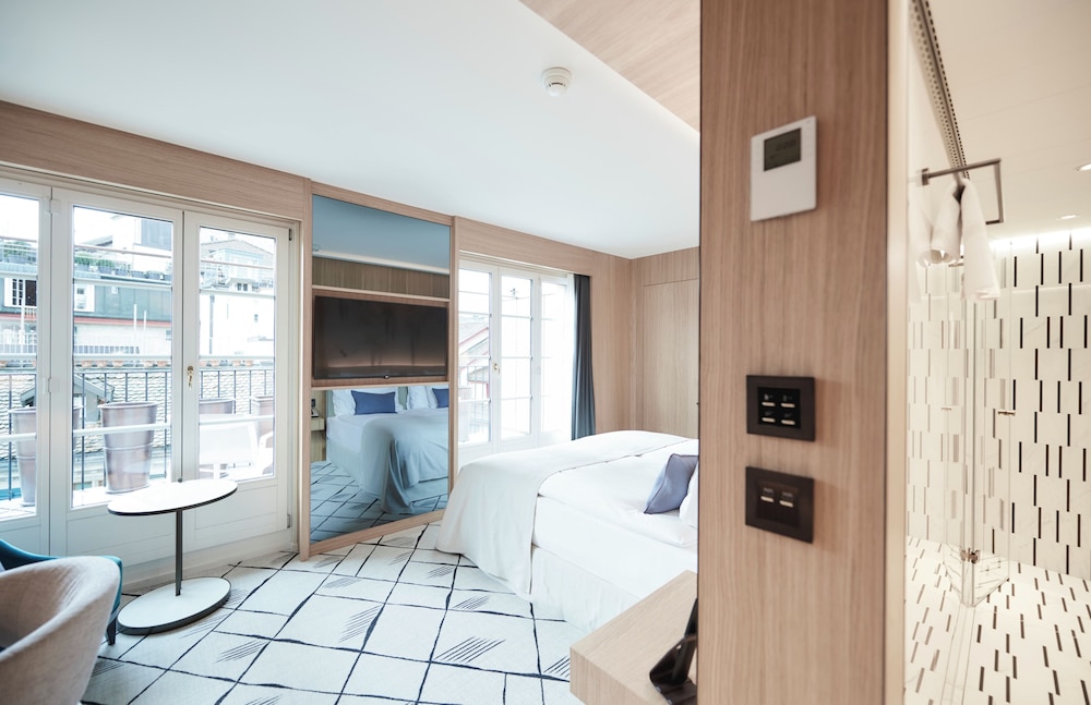 ROOF TOP, CITY, DOUBLE BED, PATIO