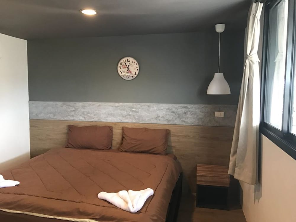 Takuapa Station Hotel 25/40