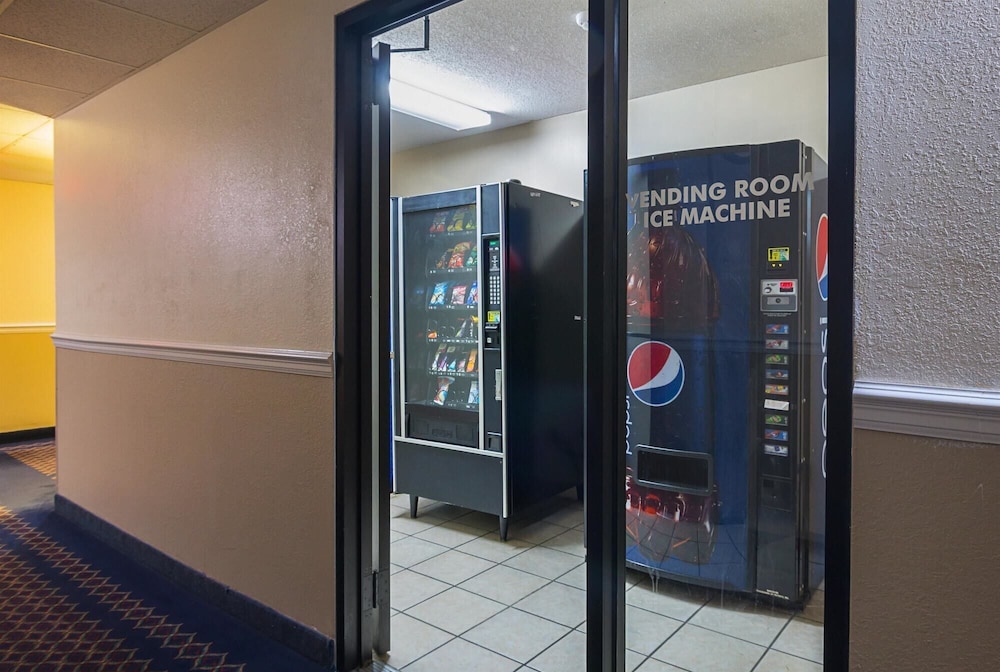 Motel6 Hannibal, MO 33/45