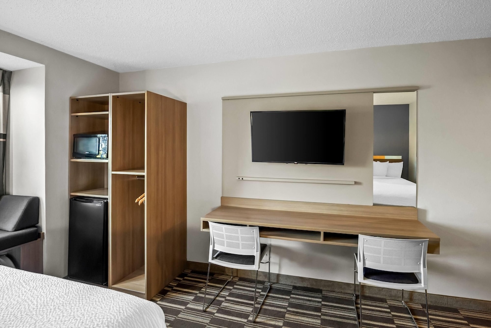 Microtel Inn Greensboro 42/54