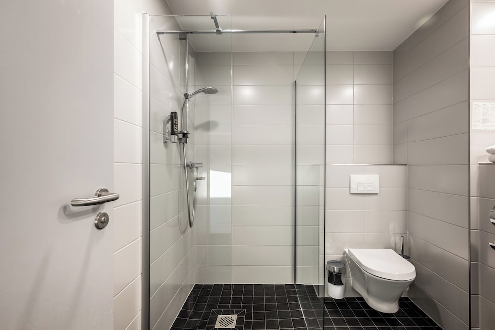 SERWAYS HOTEL WEISKIRCHEN 56/58