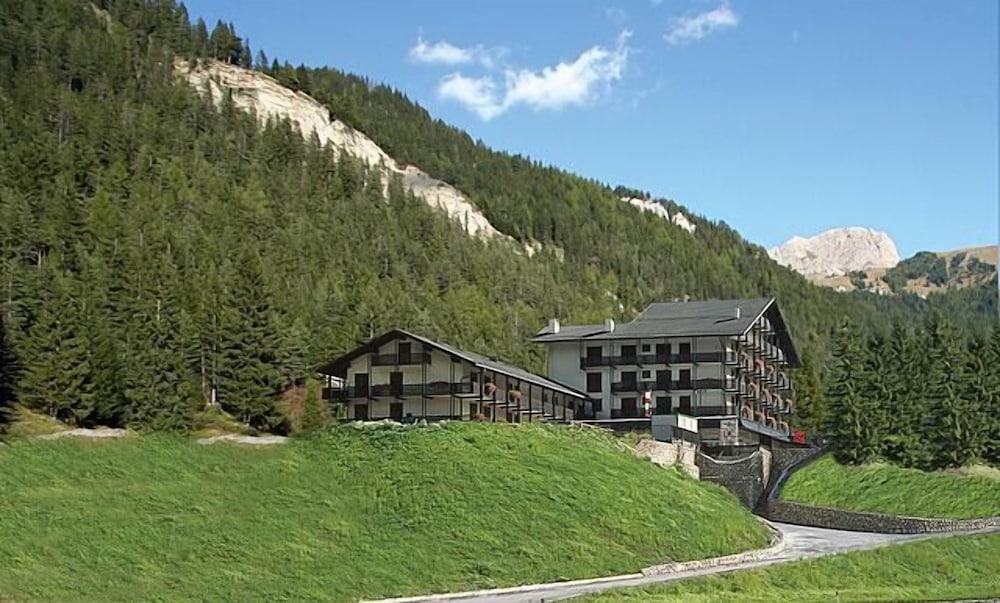 HOTEL IL CAMINETTO 38/44
