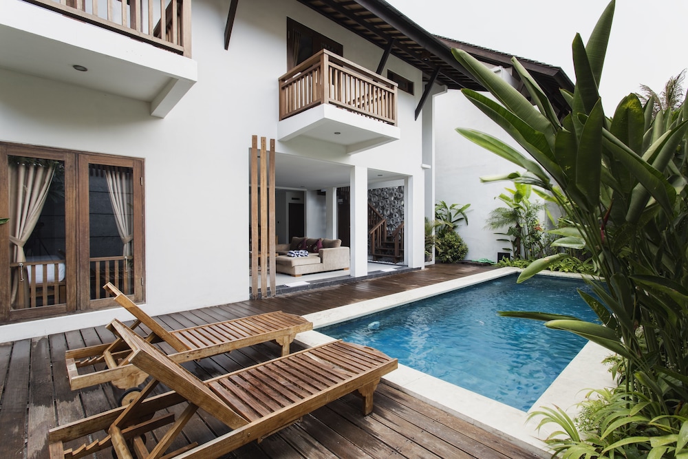 Delu Villas And Suites Seminyak 38/48