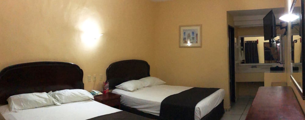 Standard, 2 Double Beds
