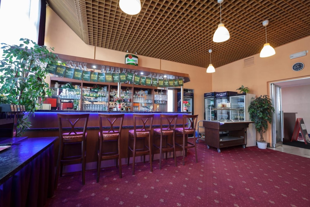Interhotel Bohemia 37/48