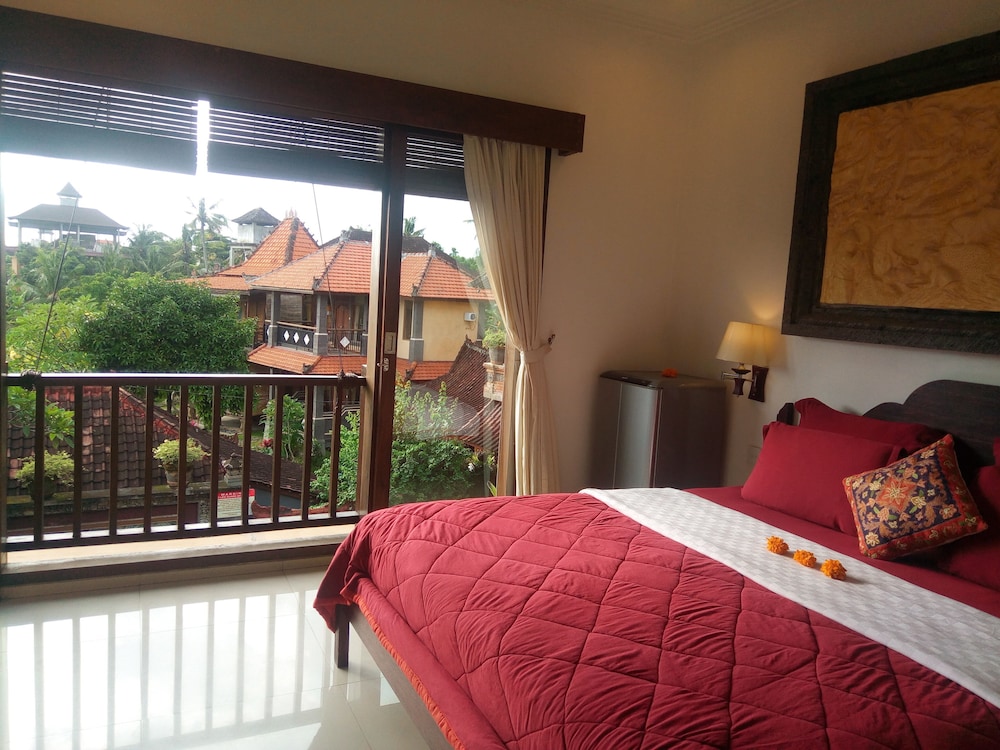 Kunang-Kunang Guesthouse 24/86