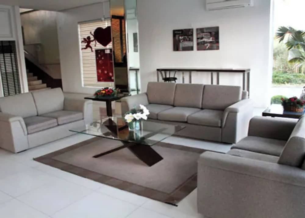 Casablanca Suites Near Airport 32/59