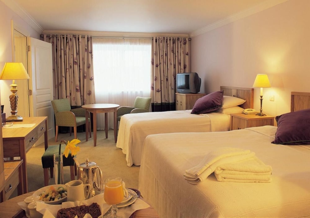 Castle Hotel Macroom 11/28