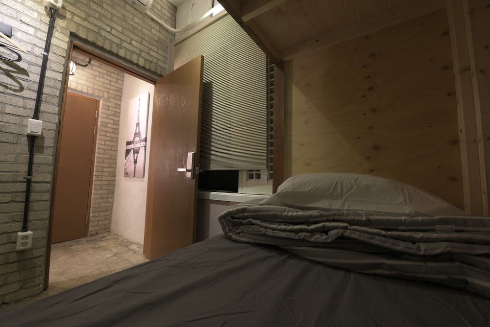 Inno Hostel &amp; Pub Lounge Hongdae 19/65