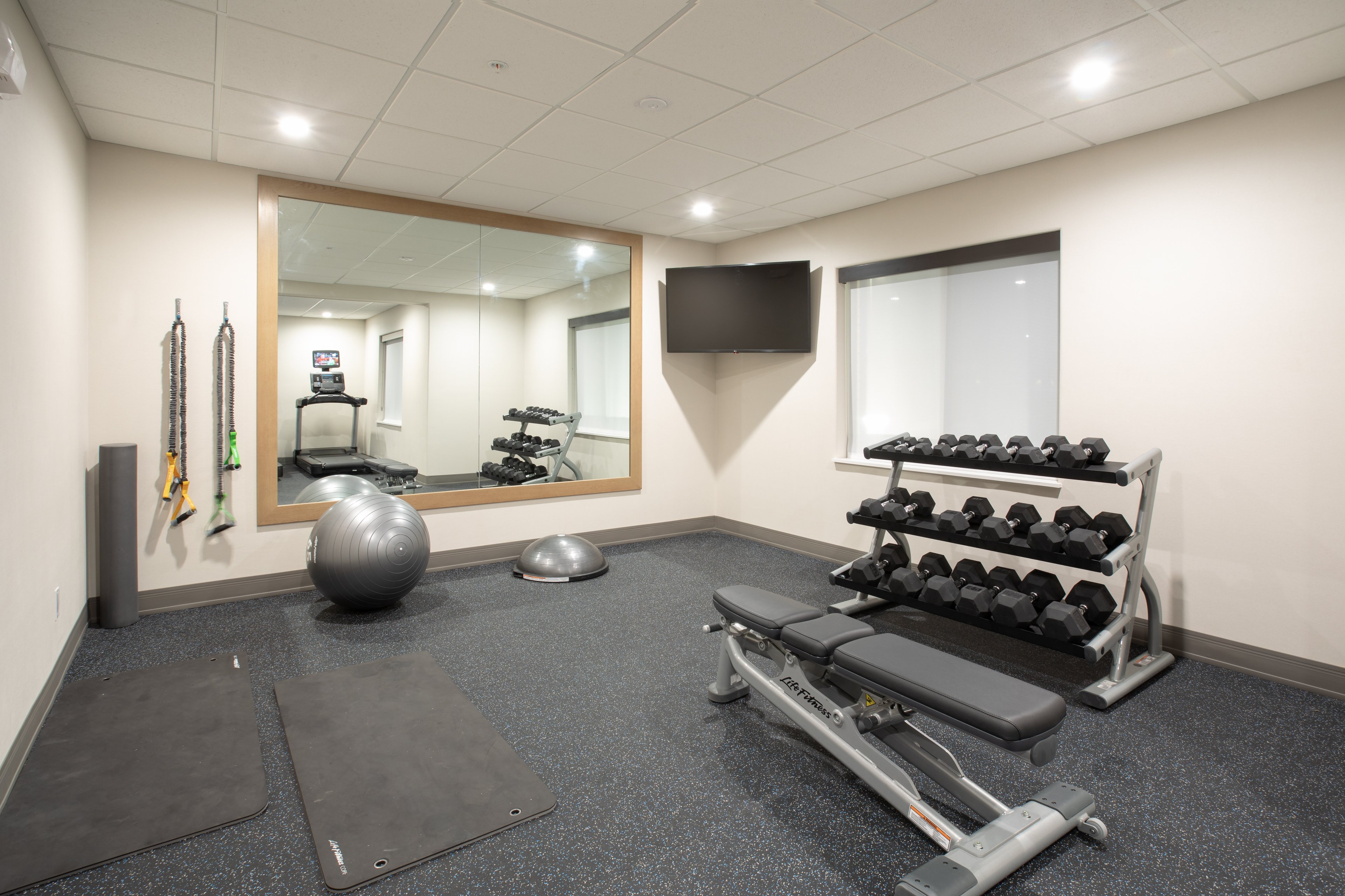 Holiday Inn Express Hotel Suites Grand Junction 60/96
