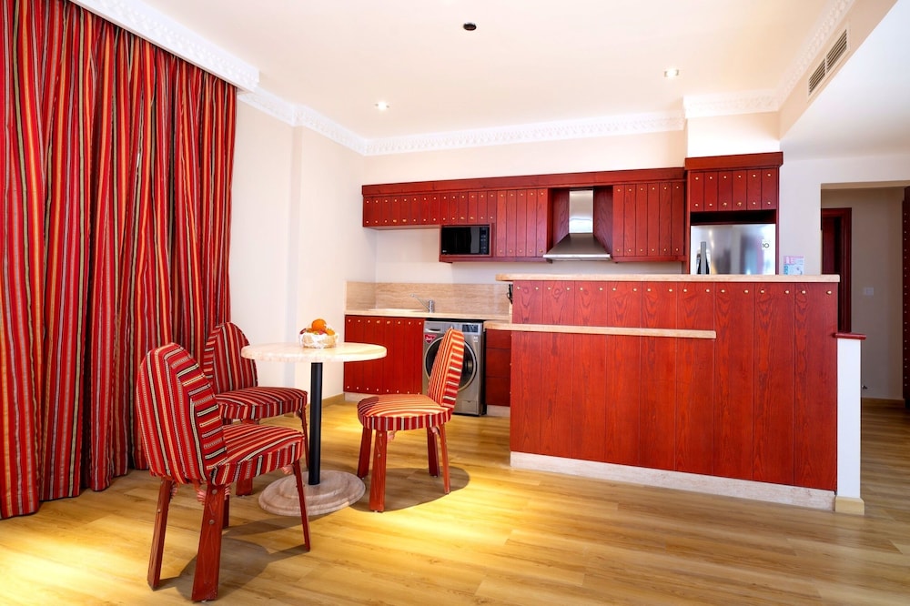 Al Liwan Suites Rawdat Al Khail 5/45