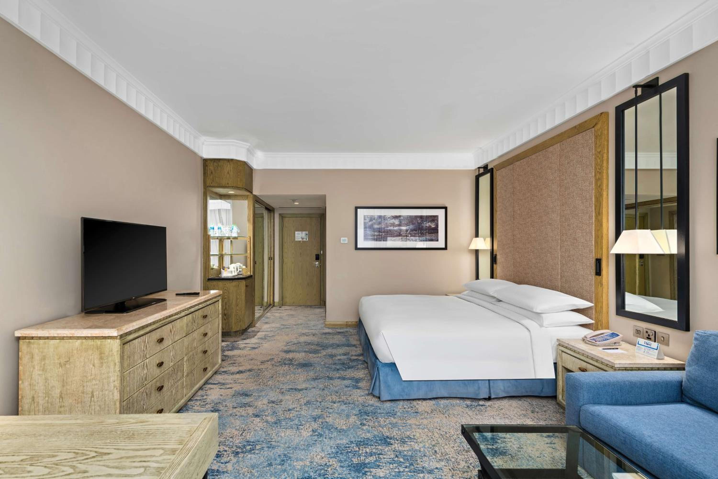 GRAND, KING BED, PANORAMIC SEA VIEW, BALCONY