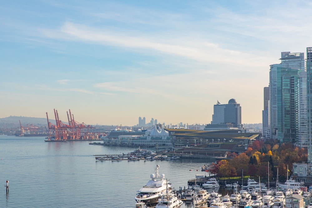 Westin Bayshore 22/72